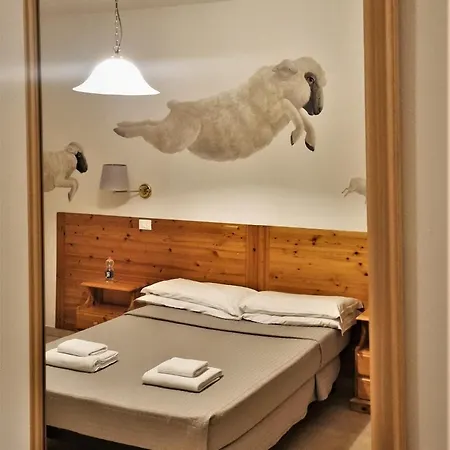 Hotell Art Baldo Ferrara di Monte Baldo